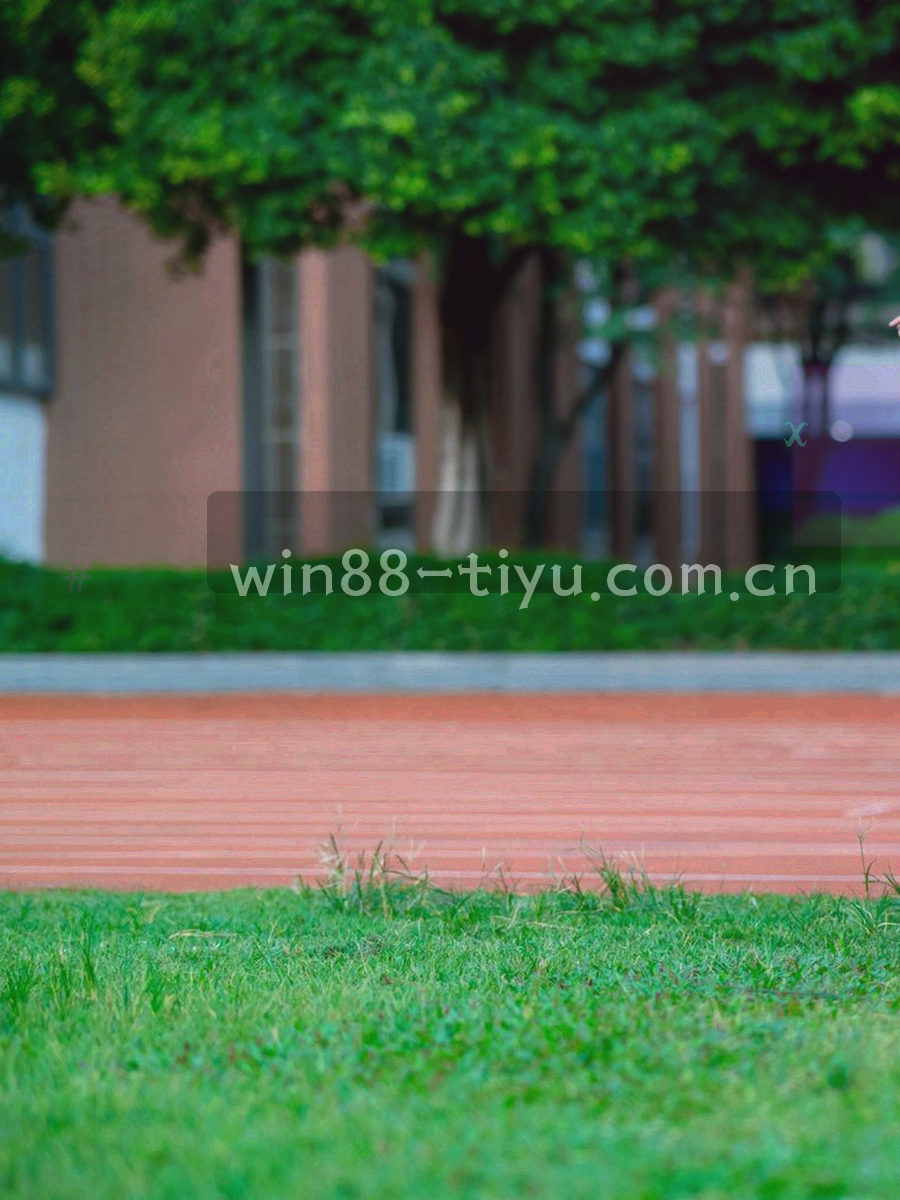 手机屏幕内呈现队伍切换列表与比分数字的示意界面